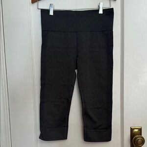 Lululemon Athletica Army Green Capri Leggings